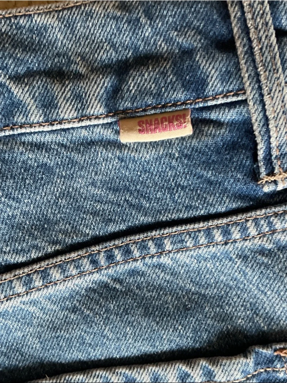 MOTHER  Snacks The Main Course Short Fray Chew Toy 30 NWT Style 4333-1321 - Picture 13 of 13